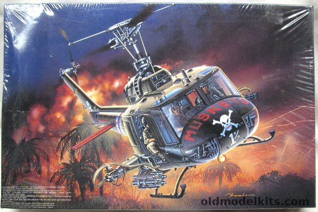 MRC 1/35 UH-1C Huey Gunship - US Army Muskets Gun Platoon 176th Assault Helicopter Company Chu Lai 1971, BA104 plastic model kit